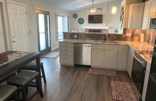 Ralston Valley House | Cozy, Clean & Fully Remodeled – Long Stay Friendly!