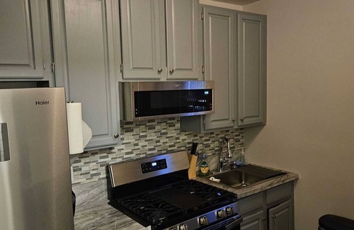 Upper Manhattan Apartment | Cozy & Clean NYC Apt Perfect for Solo Traveler
