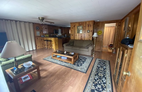 Higgins Lake Cottage | Cozy Clean Quaint Quiet Base Camp Cottage