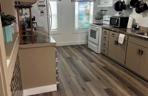 Coos Bay House | COZY COASTAL 2 bedroom house with bay view in Coos Bay OR with AC, WiFi, & more.