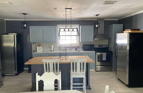 Carrabelle House | Cozy Coastal Bungalow Close to Marina