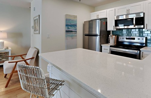 Ono Island Condo | Cozy Coastal Condo with Delightful Upgrades – Quick Walk to the Sand