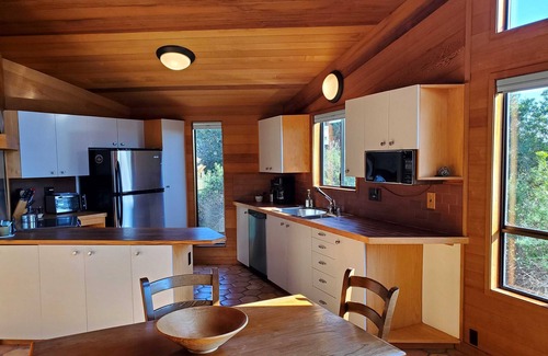 Sea Ranch House | Cozy Coastal Cottage