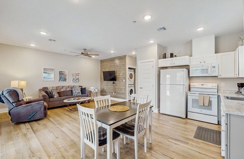 Fulton House | Cozy coastal home with shared pool, stocked fishing pond - patio & BBQ