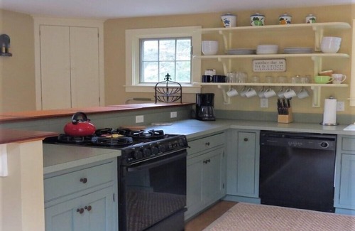 South Chatham House | Cozy Cockle Cove Retreat!