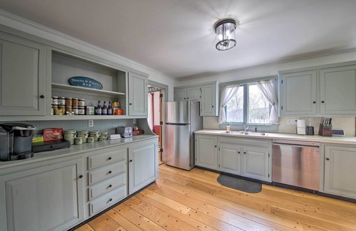 Bucksport House | Cozy Colonial Home w/Bay Access & Water View