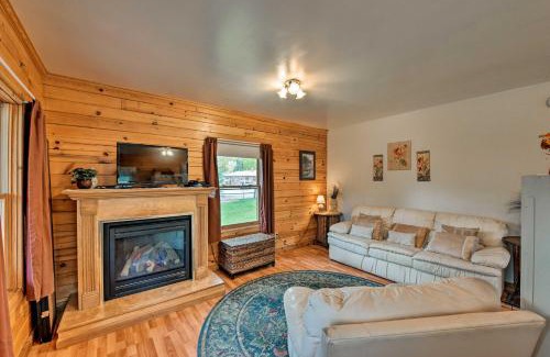 Buena Vista House | Cozy Colorado Cabin with Deck, Grill and River Access!