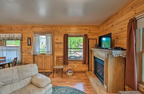 Buena Vista House | Cozy Colorado Cabin with Deck, Grill and River Access!