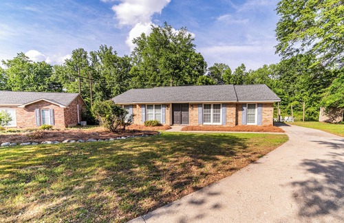Fortson House | Cozy Columbus Retreat to Relax and Unwind! minutes away from all attractionsn