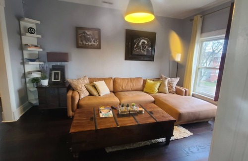 Oak Park Apartment | Cozy, Comfortable and Convenient apartment. Close to everything!