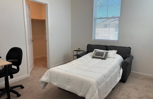 Merced House | Cozy Comforting Home, Away From Home