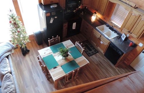 Gatlinburg Cabin | Cozy & Comfy with all the Views