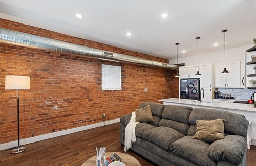 Walnut Hills Condo | Cozy Condo <10min to Downtown, Events, Biz District, Universities, Hospitals