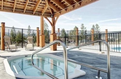 East Kootenay Condo | Cozy Condo at Sable Ridge Radium