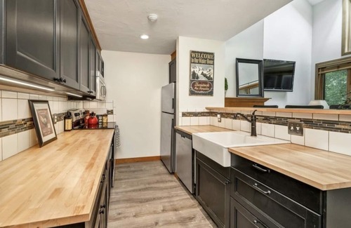 Gilford Condo | Cozy Condo at Lake Winnipesaukee- Available all seasons!