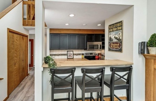 Gilford Condo | Cozy Condo at Lake Winnipesaukee- Available all seasons!