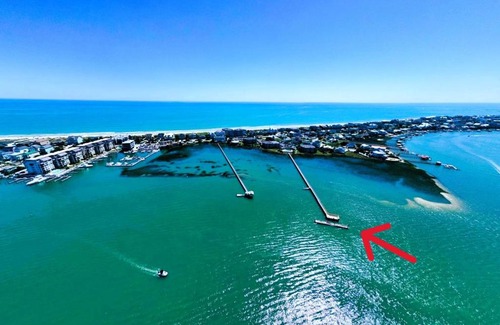 Gulf Stream Estates Apartment | Cozy Condo, Beach Access, Dock, Pool, Sunsets