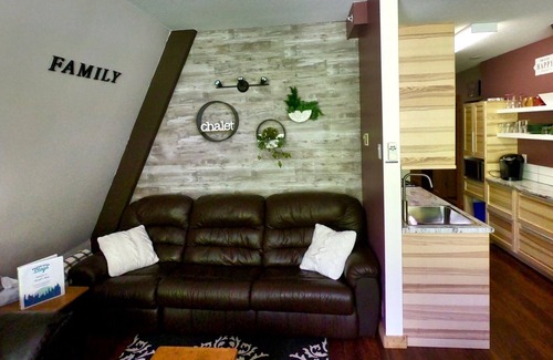 Silver Star Mountain Condo | Cozy Condo in Slope side Pinnacles - Private Hot Tub - Pet Friendly!