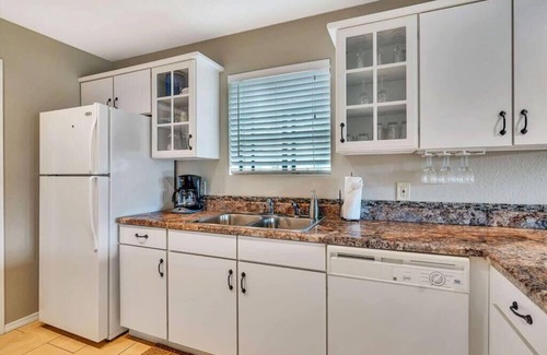 Branson Condo | Cozy Condo Centrally Located just off the Strip