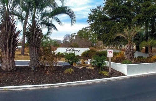 Little River Condo | Cozy Condo - Close to Cherry Grove Beach!