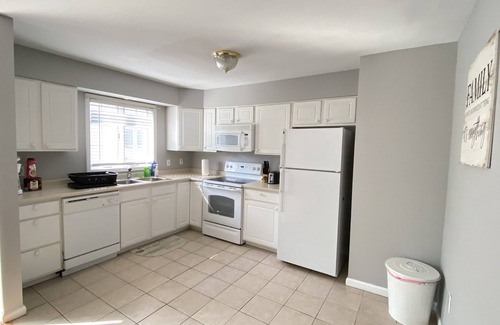 East Haven Condo | Cozy condo close to downtown New Haven