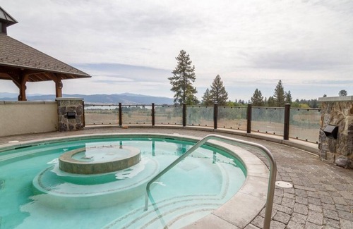 Tamarack Resort Condo | Cozy Condo| Fireplace and Balcony