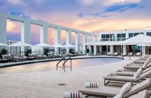 Barrier Island Apartment | Cozy Condo in a Five Star Luxury Hotel!