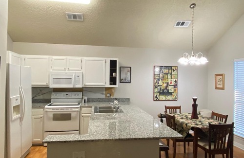 Inniswold Condo | COZY Condo in Parklike Setting - GREAT location!