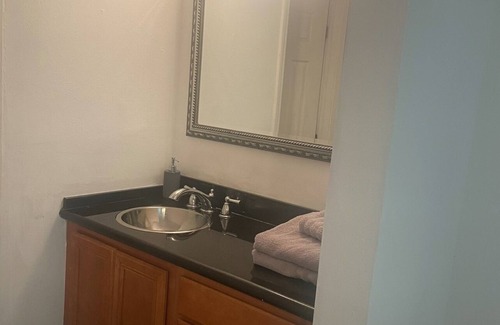 Metairie Condo | Cozy Condo minutes from New Orleans and MSY