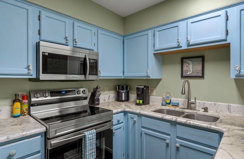 Sandestin Condo | Cozy Condo next to Ascension Sacred Heart Hospital