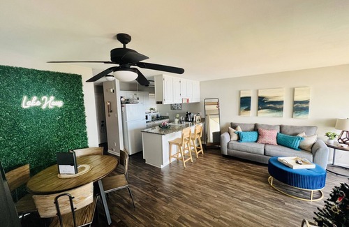 Hot Springs Condo | Cozy condo on Lake Hamilton with pool