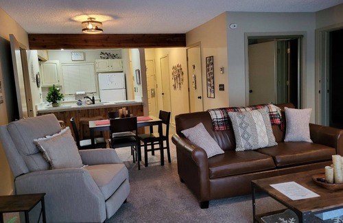 Bellaire Condo | Cozy Condo-Ski, Tube, pool & Hot tub