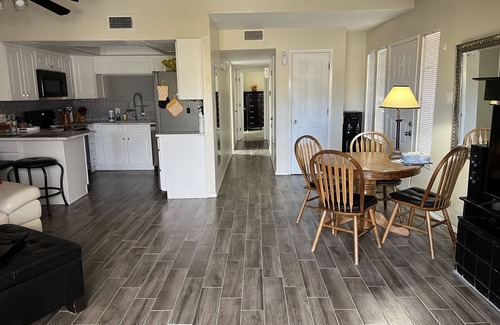 Roswell Condo | Cozy Condo