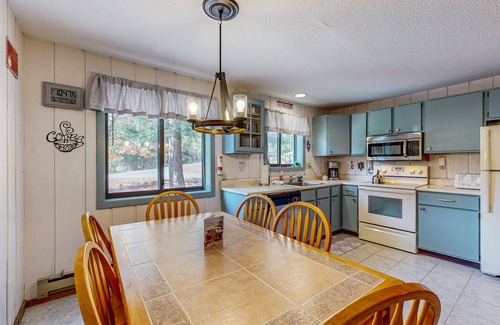West Dover Condo | Cozy condo w/wood-burning fireplace, deck, wifi, w/d, bus route, TVs, cable