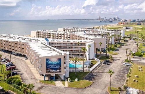 North Beach Condo | Cozy Condo with Beach Access