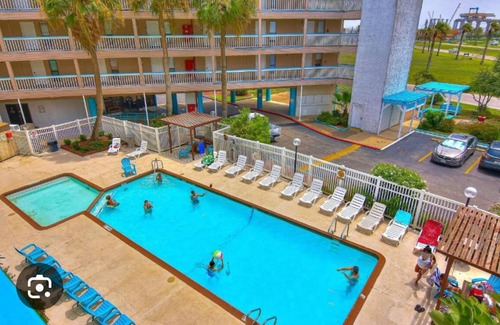 North Beach Condo | Cozy Condo with Beach Access