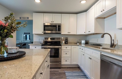 Kennebunk Condo | Cozy Contemporary River's Edge Retreat