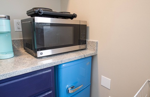 Concord Apartment | Cozy, contemporary, studio near all things Concord!