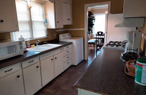 Little Rock House | Cozy, Convenient, and Quiet