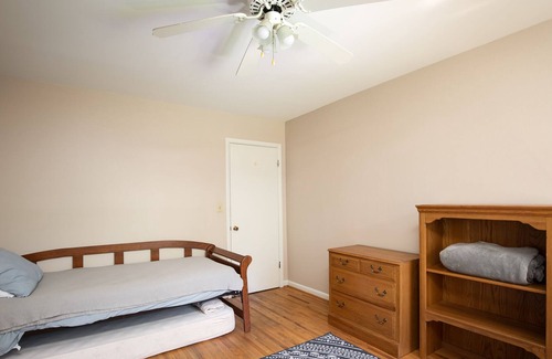 Glen Iris House | Cozy Convenient House near Downtown