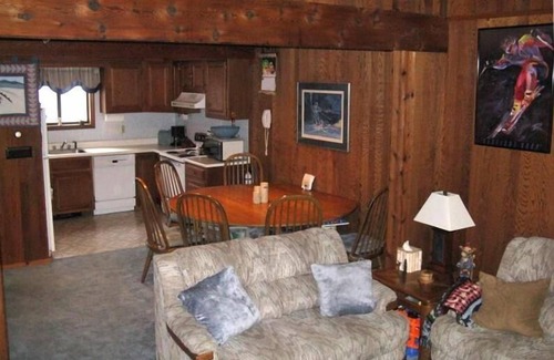 Bromley Mountain Condo | Cozy & Convenient Ski In/Ski Out Condo on Bromley Mountain
