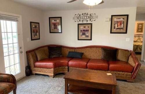 Clarksville Apartment | Cozy & Convenient Stay 2BR Near Ft Campbell