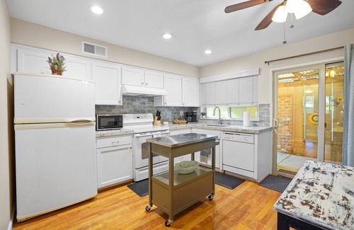 Modesto Condo | Cozy Corner Condo - Modesto