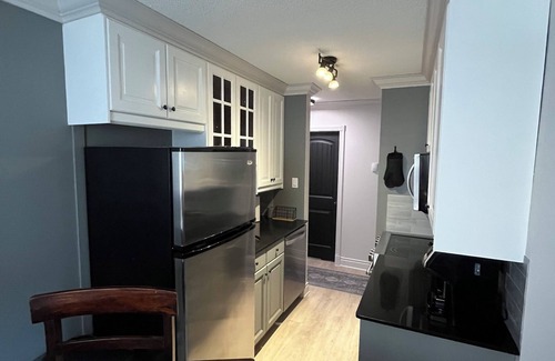 Southwest Edmonton Apartment | Cozy corner off Whyte Avenue