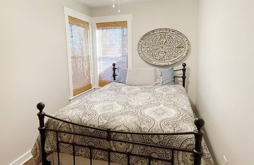 Westminster Cottage | Cozy Cottage 5 min from Lake Hartwell.