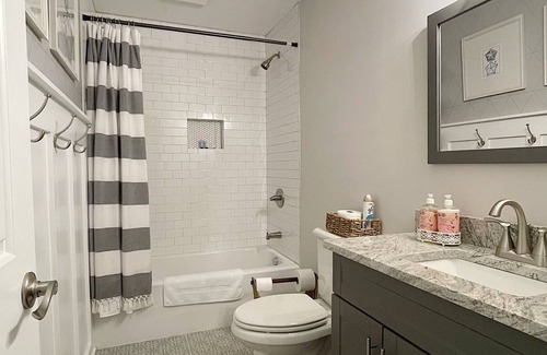Westminster Cottage | Cozy Cottage 5 min from Lake Hartwell.