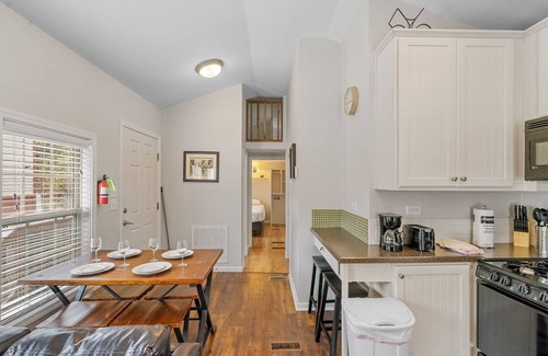 Queensbury Cottage | Cozy Cottage at Lake George Campsites!