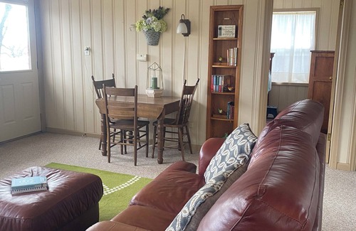 Marion Cottage | Cozy cottage at the Marion County Lake with A/C