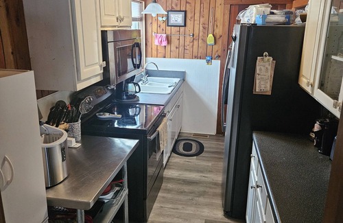 White Lake Cottage | Cozy cottage at White Laken4 Bedroom and 2 Bath is able to sleep 11-13