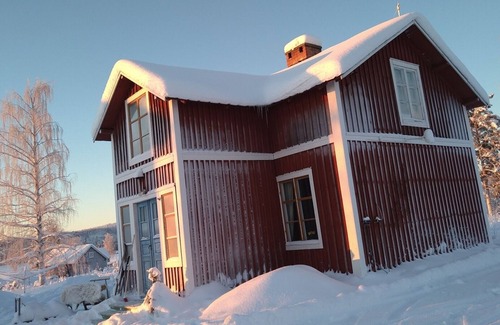 Overkalix House | cozy cottage by the lake near Överkalix